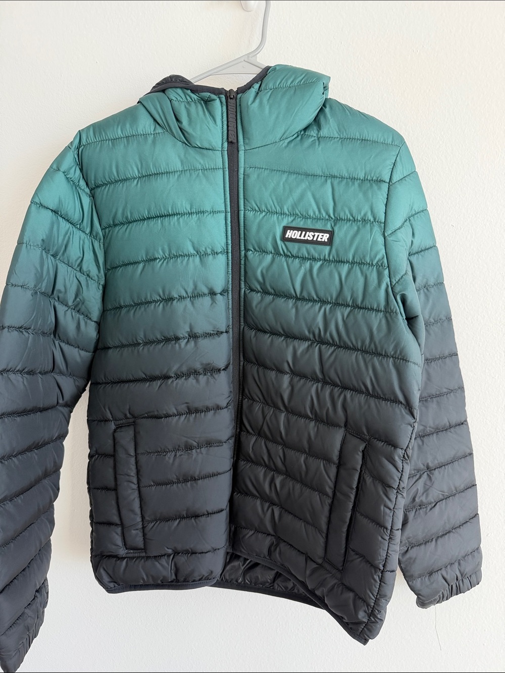 Hollister Ombre Teal-to-Black Hooded Puffer Jacket
